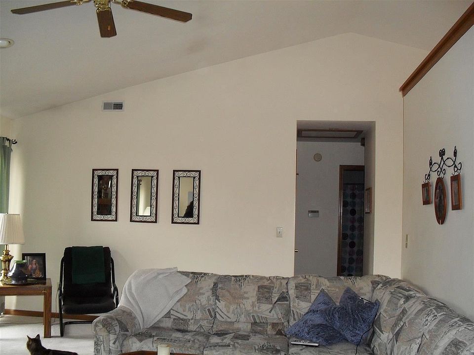 1st image of 112 S Brookfield Dr
