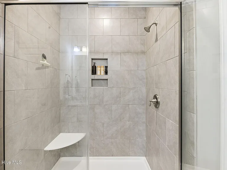 4406 Finch Ln — Photo 17