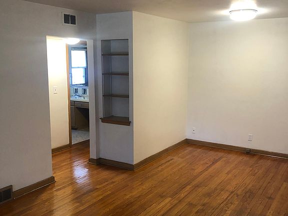 5th image of 3954 N Sherman Blvd Unit 1