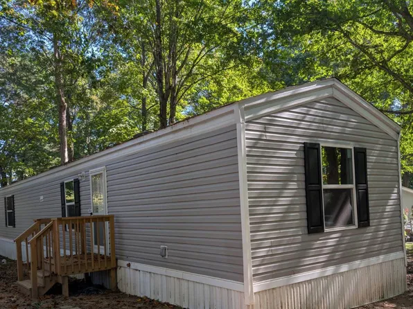 245 Fiesta Ln, Hendersonville, NC 28792
