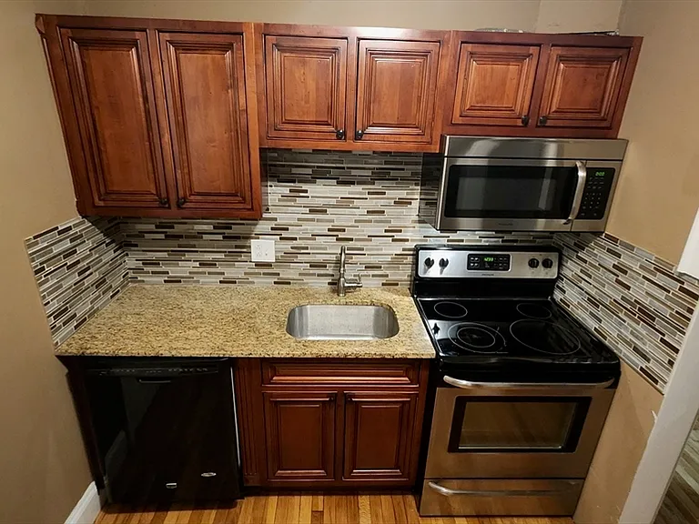 195 Thomas Burgin Pkwy #301 — Photo 4