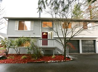 326 NE 185th St, Seattle, WA 98155