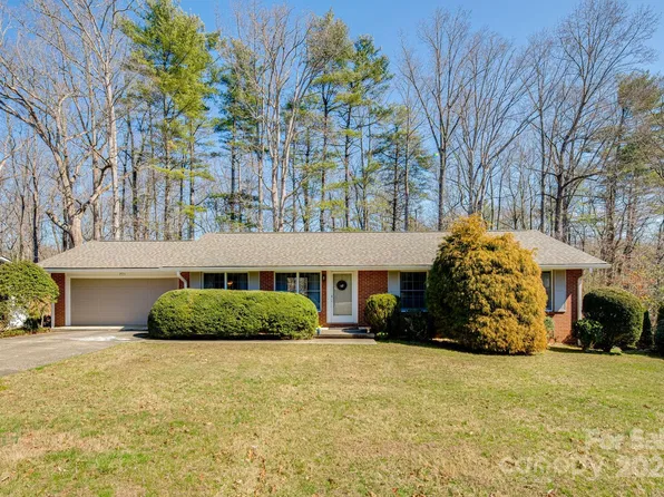 213 Grove St, Brevard, NC 28712