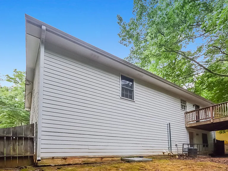 1589 Cherry Hill Ln SW — Photo 17