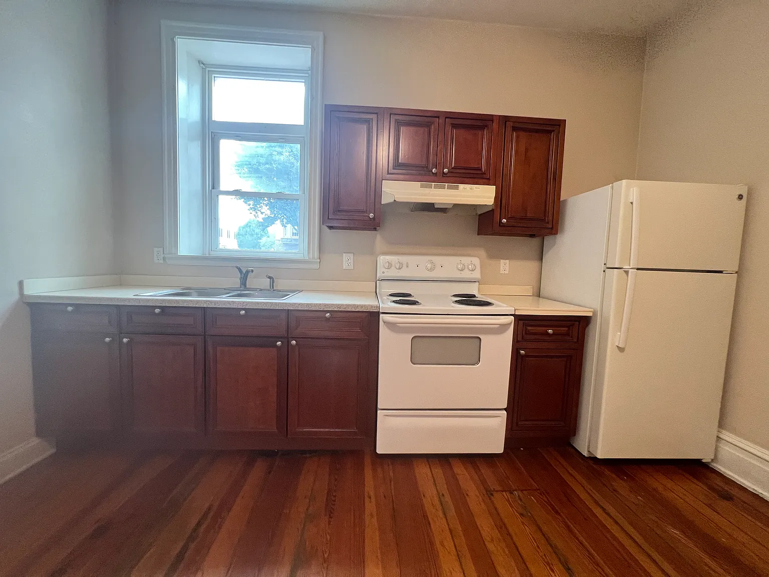 80 W Main Street — Photo 2