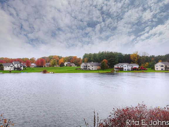 3rd image of 628 Lake Gerald Ct NE