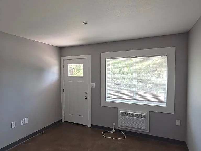 1336 N Walnut St — Photo 29