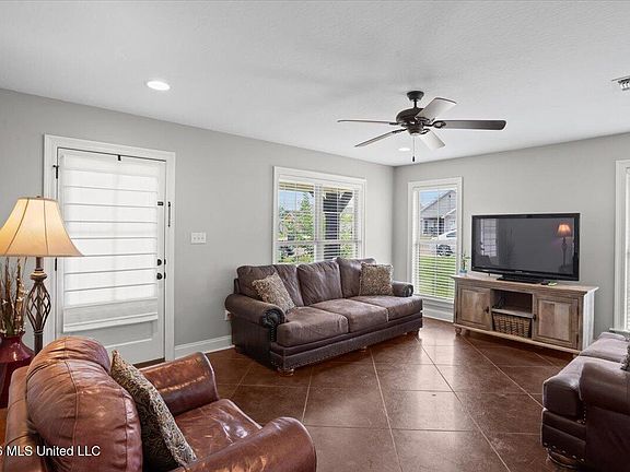 5th image of 20 Trillium Blvd