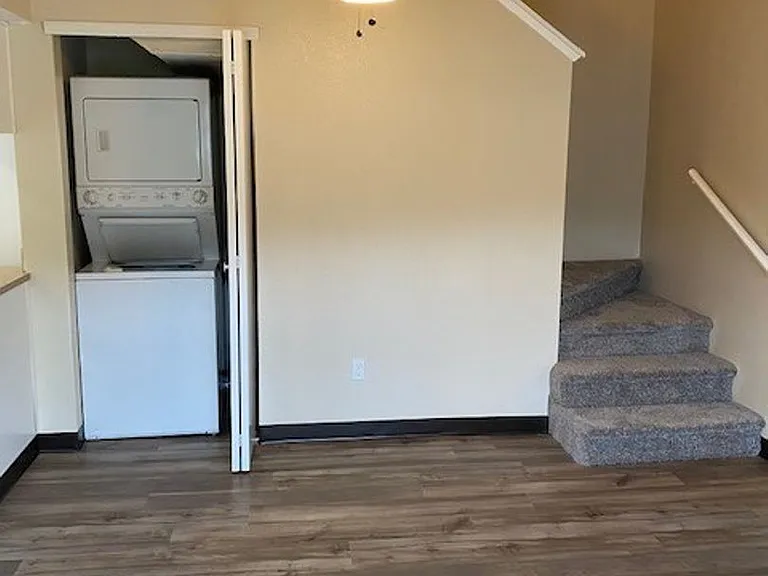 1731 S Boone St — Photo 11