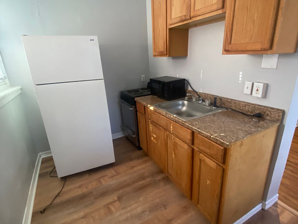 1st image of 176 W Manheim St #1R