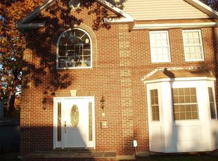 2033 S Nelson St, Arlington, VA 22204