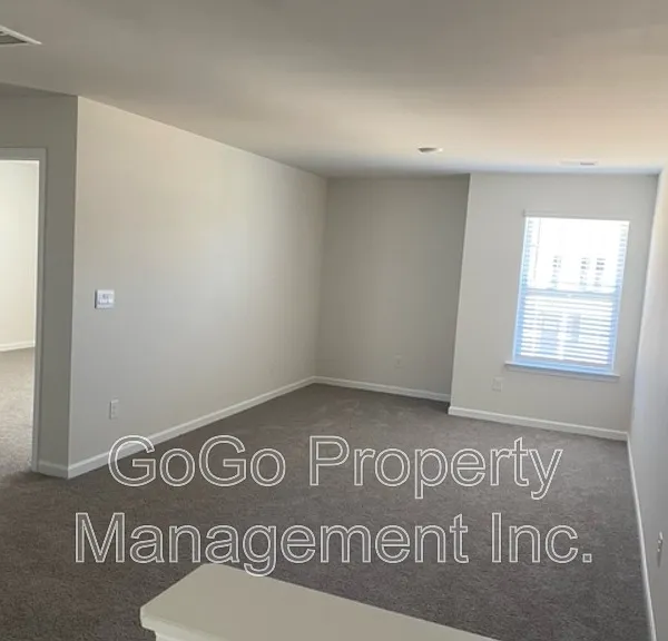 4310 Remington Ave — Photo 13