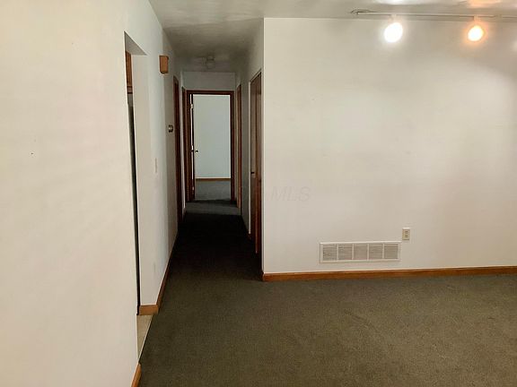 5th image of 104 Highland Ave