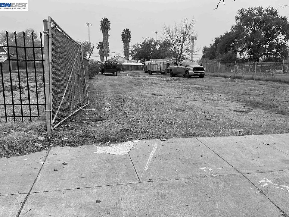 1st image of 522 W Grant Line Rd