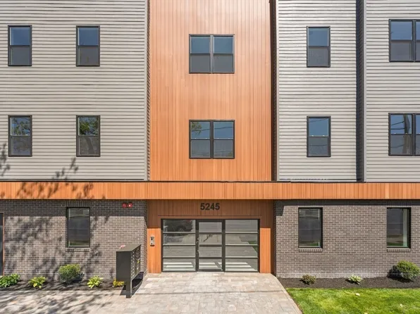 5245 Washington St Unit 7, West Roxbury, MA 02132