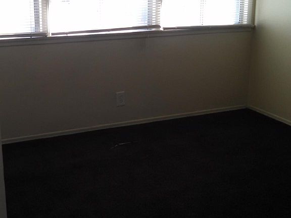 4th image of 9310 3/4 Holmes Ave