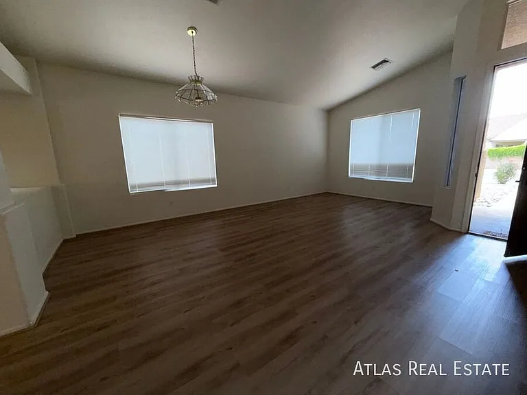 7794 S Trumpet Vine Ave — Photo 5