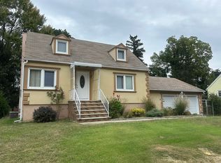 15 Laurel Pl, Fairfield, NJ 07004