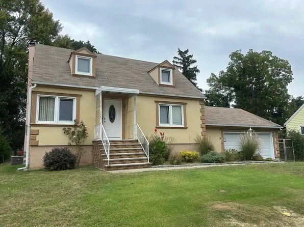 15 Laurel Pl, Fairfield, NJ 07004