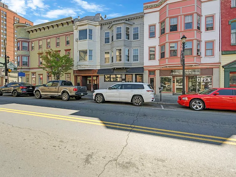 128 E Broad St #C — Photo 23