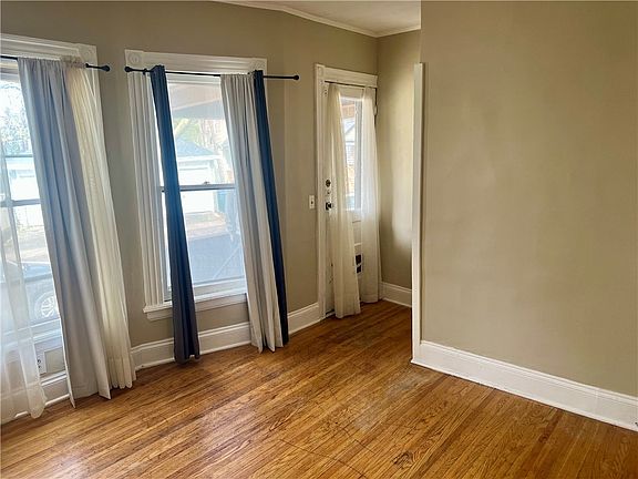 4th image of 237 Richard St