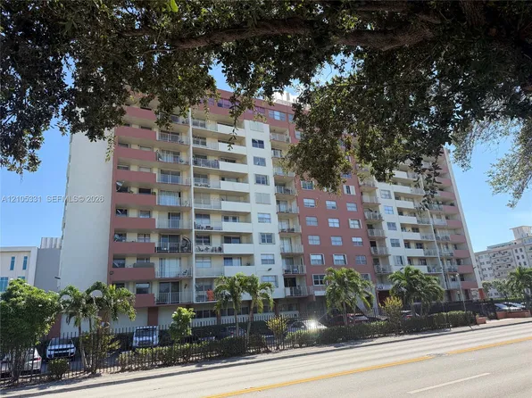 4675 W 18th Ct APT 902, Hialeah, FL 33012