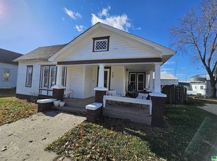 409 Elm St, Correctionville, IA 51016