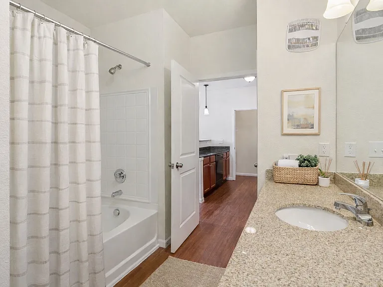 Burkart Crossing Apartments — Photo 10
