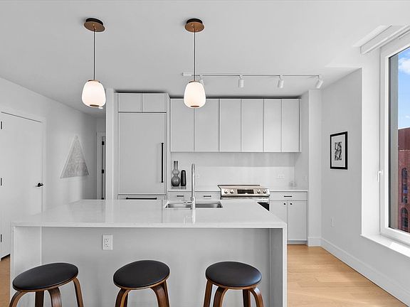 2nd image of 420 Carroll St #8020