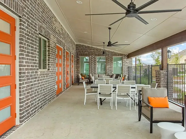 627 Oakridge Dr — Photo 18
