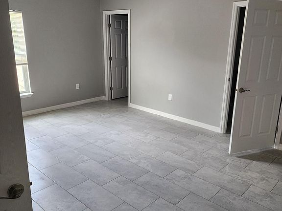 3rd image of 3271 Fir Ave SE