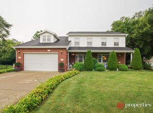 823 Richard Ln, Elk Grove Village, IL 60007