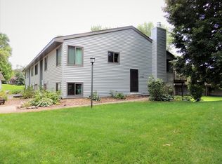 1360 Arden View Dr, Arden Hills, MN 55112