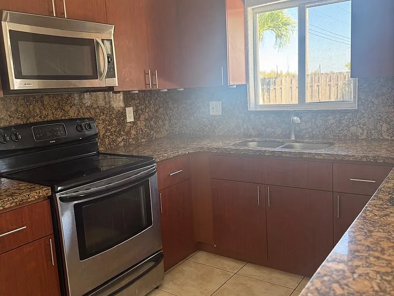 184 Eureka Dr — Photo 19