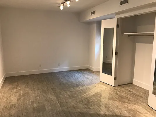 Rented by Premier Metro Realty Corp | media 21