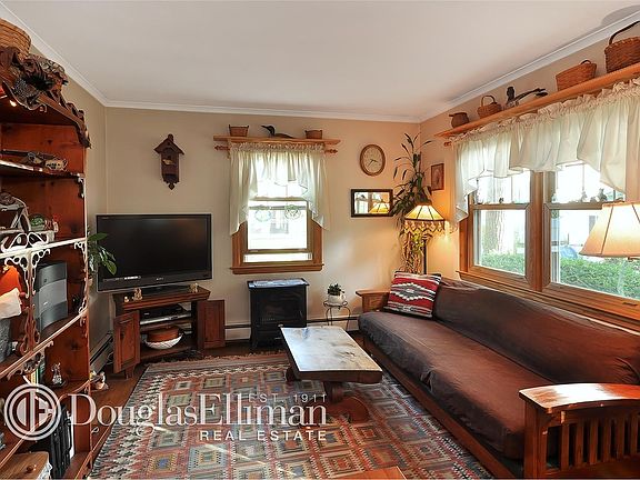 4th image of 5 Bayview Ave