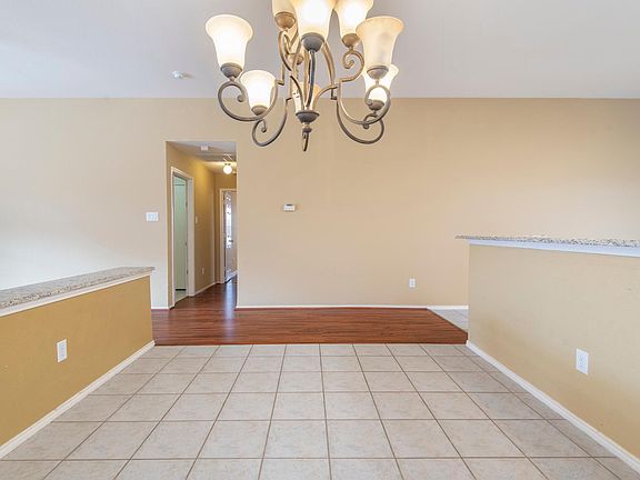 5th image of 2424 Cimmaron Dr