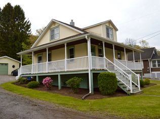 1205 Lower Demunds Rd, Dallas, PA 18612