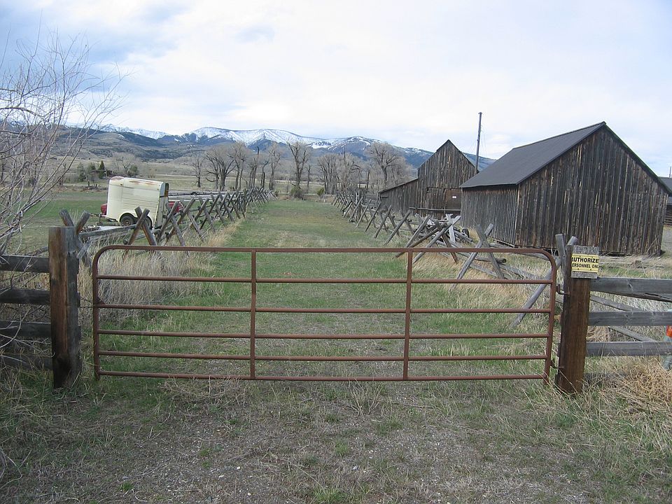 SHARED RIVER ACCESS