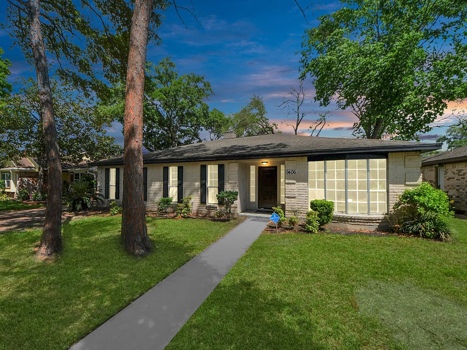 3 bed, 2.0 bath, 2054 sqft, $2,500 — Photo 1