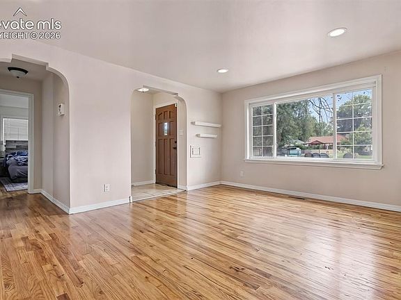2nd image of 824 N Union Blvd