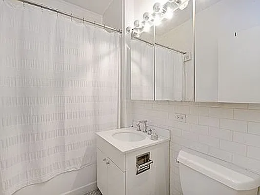 Rented by NY Living Solutions | media 25