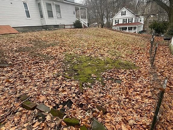 2nd image of 198-200 Blossom St