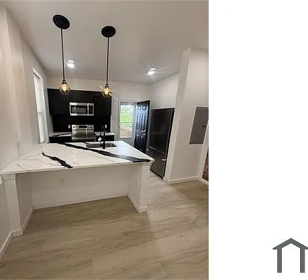2 bed, 1000 sqft, $1,800 — Photo 1