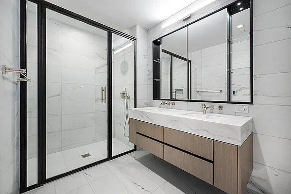 Rented by R New York | media 7