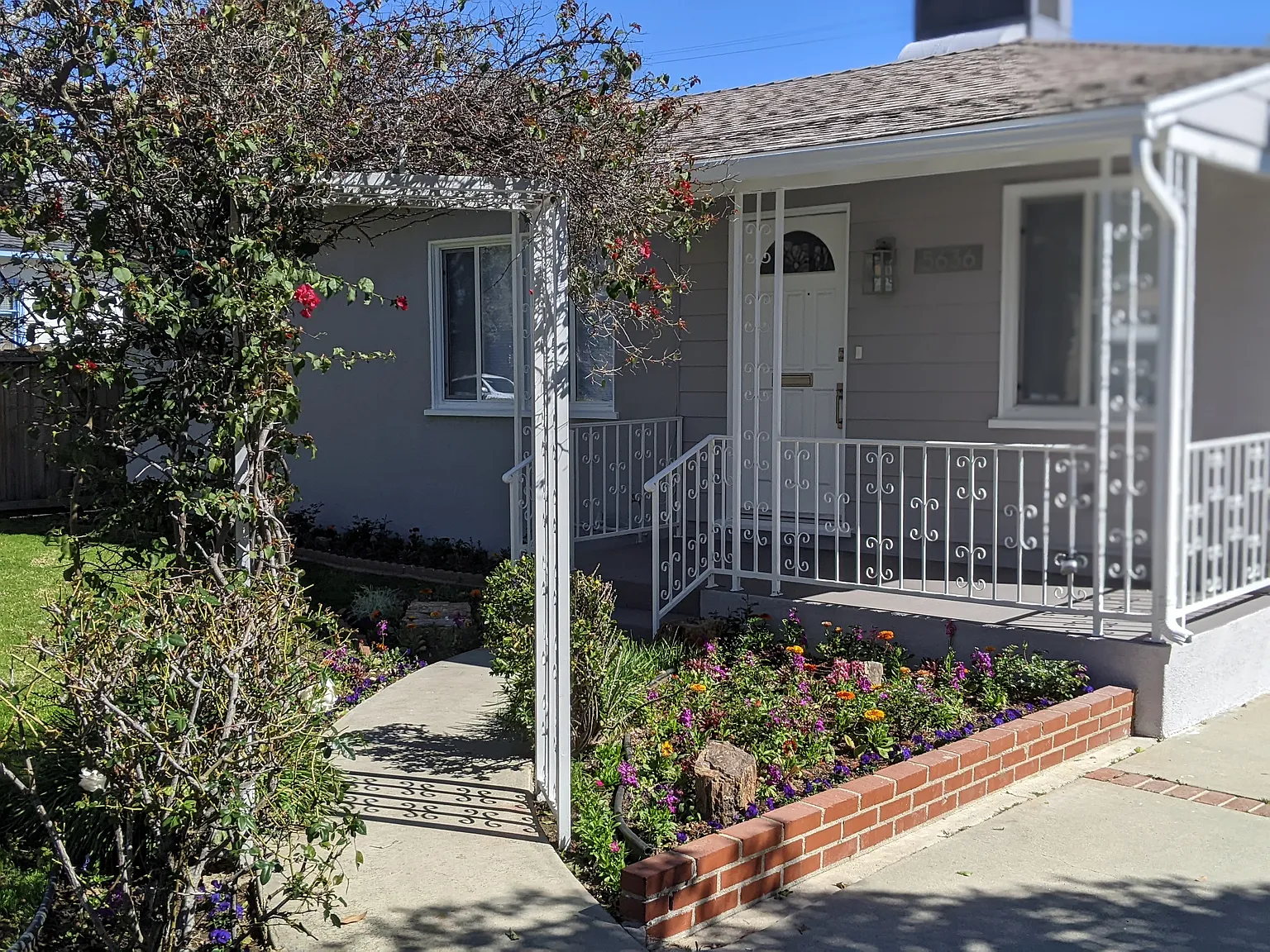 3 bed, 988 sqft, $4,400 — Photo 2