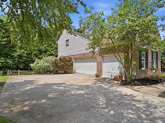 4th image of 1030 Westchester Way
