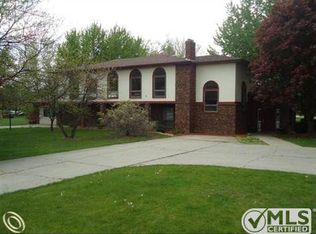 1644 Parkway Dr, Caro, MI 48723