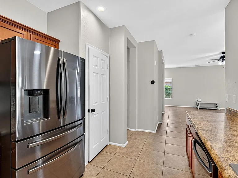 697 W Oak Tree Ln — Photo 18