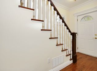 132 W Ivy Ln, Englewood, NJ 07631